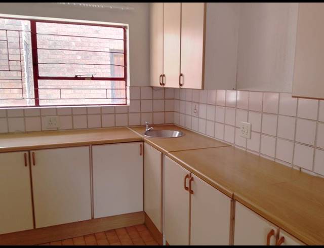 5 BEDROOM HOUSE FOR SALE IN PETERSFIELD